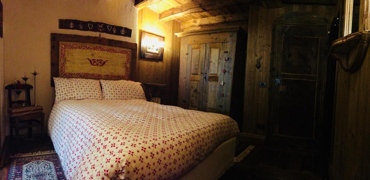 B&B Lo Djoua De Toueno アルヴィエ エクステリア 写真